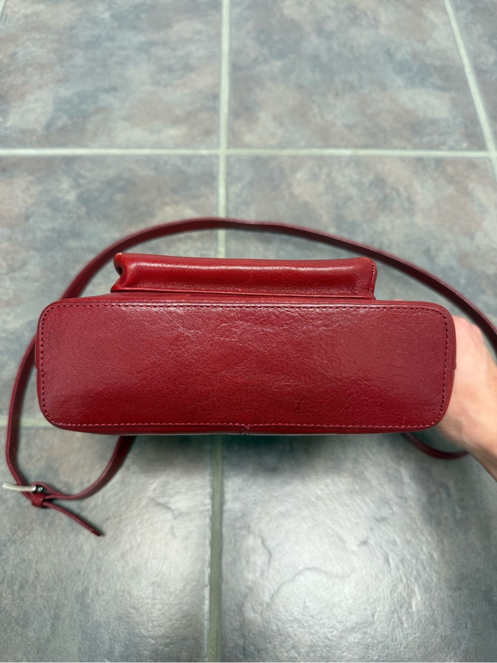 Hobo International Vintage Minimalist Crossbody - Picture 3 of 14